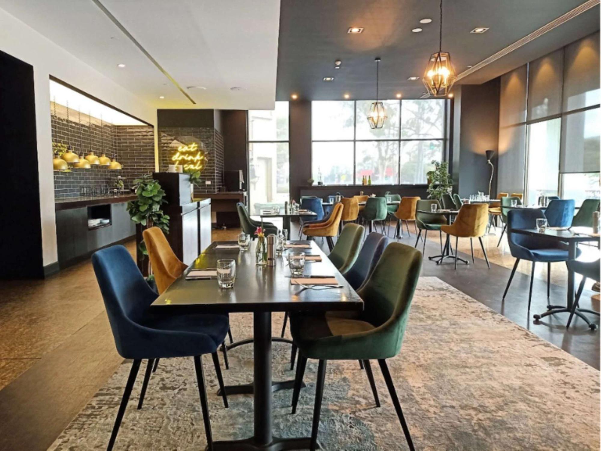 Novotel Melbourne Glen Waverley Exterior photo